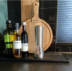 KROMS Peper En Zoutmolen Set - Peper En Zoutmolen Set Elektrisch -2 In 1 - Instelbare Maalgraad - Pepermolen - Zoutmolen - Peper En Zoutmolen Elektrisch 7 KROMS Peper En Zoutmolen Set - Peper En Zoutmolen Set Elektrisch -2 In 1 - Instelbare Maalgraad - Pepermolen - Zoutmolen - Peper En Zoutmolen Elektrisch -Greenpan Winkel 1200x1176