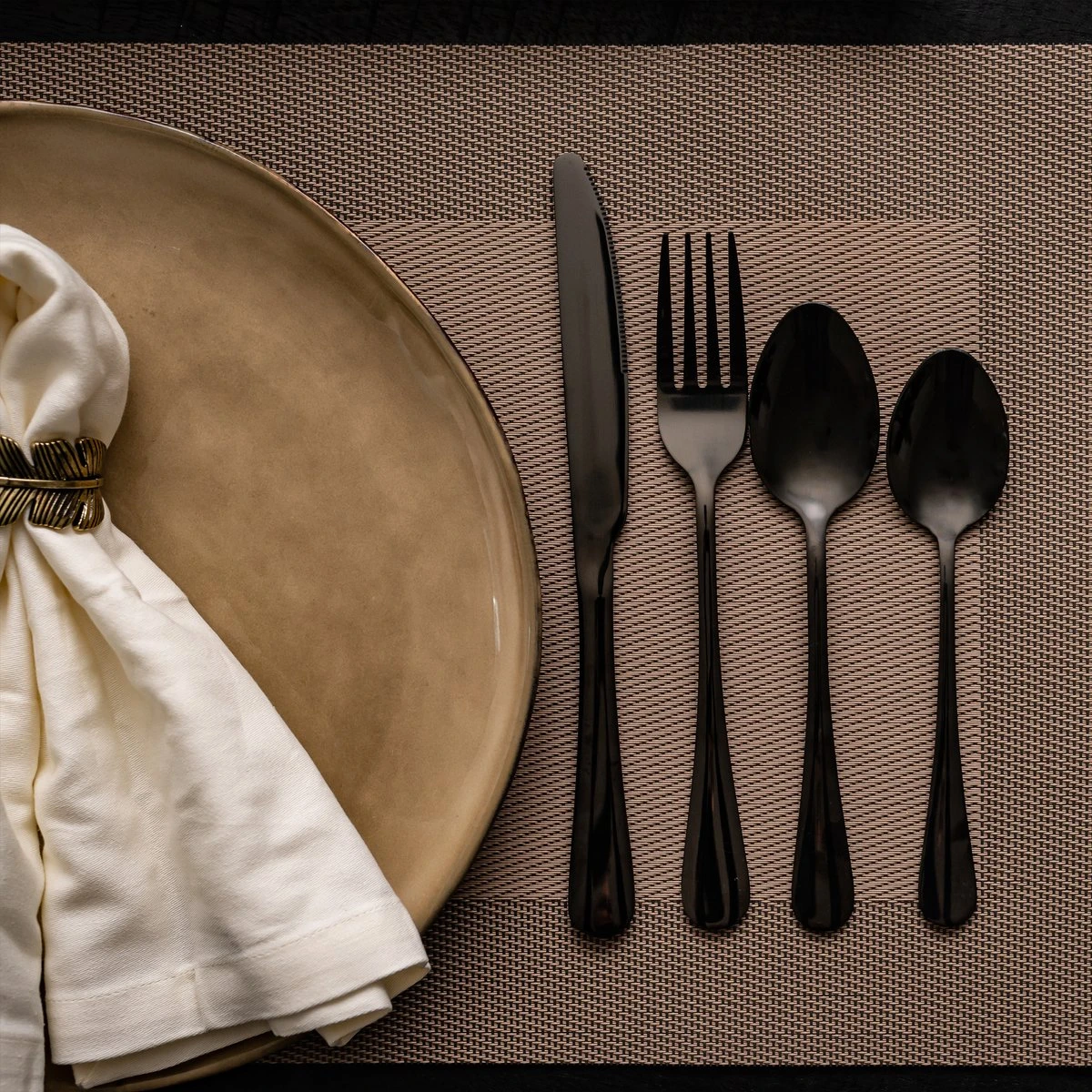 OEC Kitchen Bestekset 36-delig - Zwart - 6 Persoons - Steakmessen - Messen - Vorken - Lepels - RVS OEC Kitchen Bestekset 36-delig - Zwart - 6 Persoons - Steakmessen - Messen - Vorken - Lepels - RVS -Greenpan Winkel 1200x1200 138