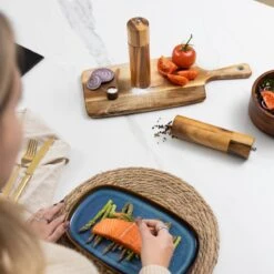 Deleca Luxe Peper En Zoutmolen Set - Zout / Pepermolen - Handmatig - Met Navul Lepel & Geschenkdoos - Acacia Hout - Rond 8 Deleca Luxe Peper En Zoutmolen Set - Zout / Pepermolen - Handmatig - Met Navul Lepel & Geschenkdoos - Acacia Hout - Rond -Greenpan Winkel 1200x1200 629