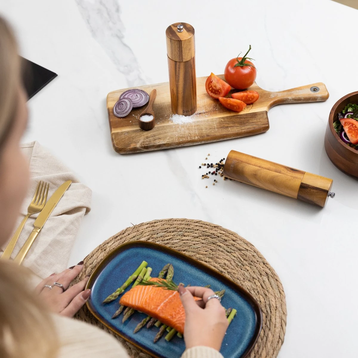 Deleca Luxe Peper en Zoutmolen Set - Zout / Pepermolen - Handmatig - Met Navul Lepel & Geschenkdoos - Acacia Hout - Rond Deleca Luxe Peper En Zoutmolen Set - Zout / Pepermolen - Handmatig - Met Navul Lepel & Geschenkdoos - Acacia Hout - Rond -Greenpan Winkel 1200x1200 629