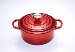 Le Creuset Signature Braadpan - 4,2 L - 24 Cm - Kersenrood -Greenpan Winkel 1200x839