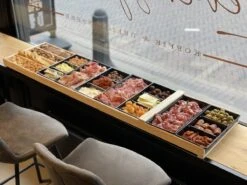 Sjoelbak - Borrelsjoelbak - Hapjesplank - Borrelplank - Mini Sjoelbak 120 Cm Met Zwarte Bakjes - Kleine Sjoelbakken -Greenpan Winkel 1200x899 1