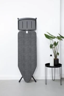 Brabantia Strijkplank C - Met Stoomunithouder - 124 X 45 Cm - Denim Black -Greenpan Winkel 799x1200 4
